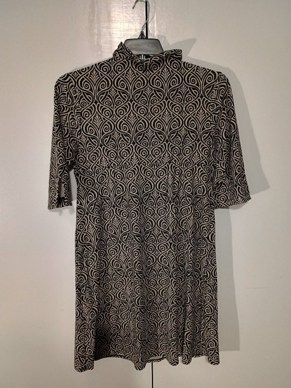 Southwind Apparel Black Tan Geometric Ruffle Neck Mini Dress w/ pockets - Picture 3 of 10